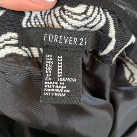 Forever 21 Black & White Floral Dress - Picture 4 of 4